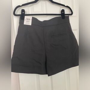 Zara The Smart Short